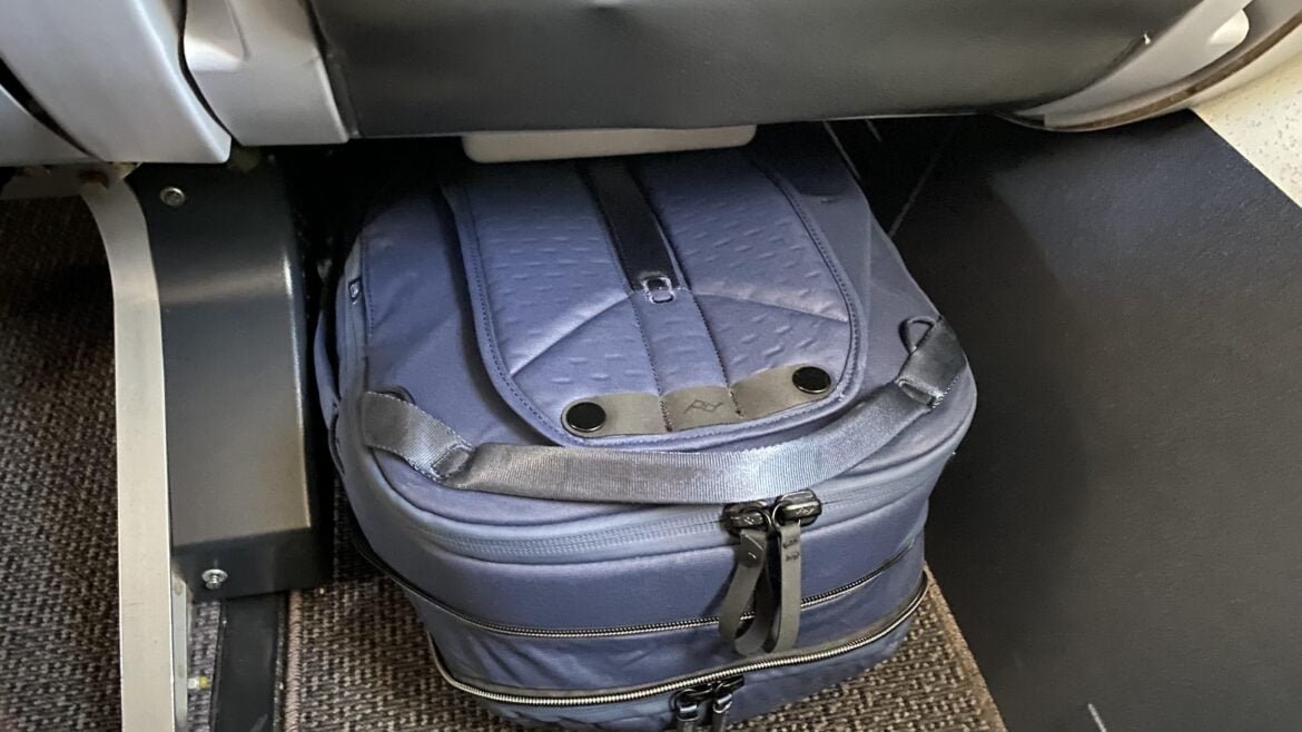 Backpack That Fits under an Aeroplane Seat